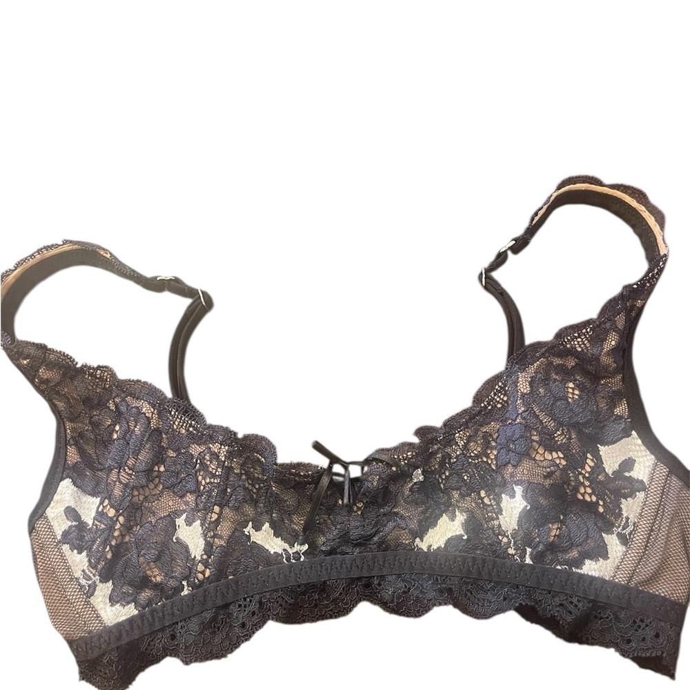 Victoria’s Secret   Black Lace Bra size small